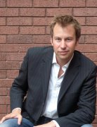 公關策劃公司：高誠公關全球總裁Jonathan Hughes調任香港