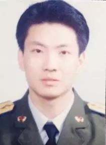 開(kāi)業(yè)慶典：都是要照鏡子整一整